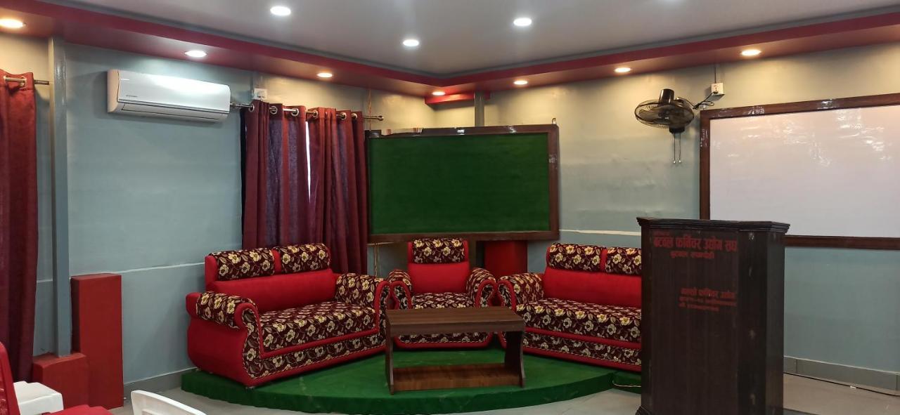 Hotel Royal Chautari, Butwal Esterno foto
